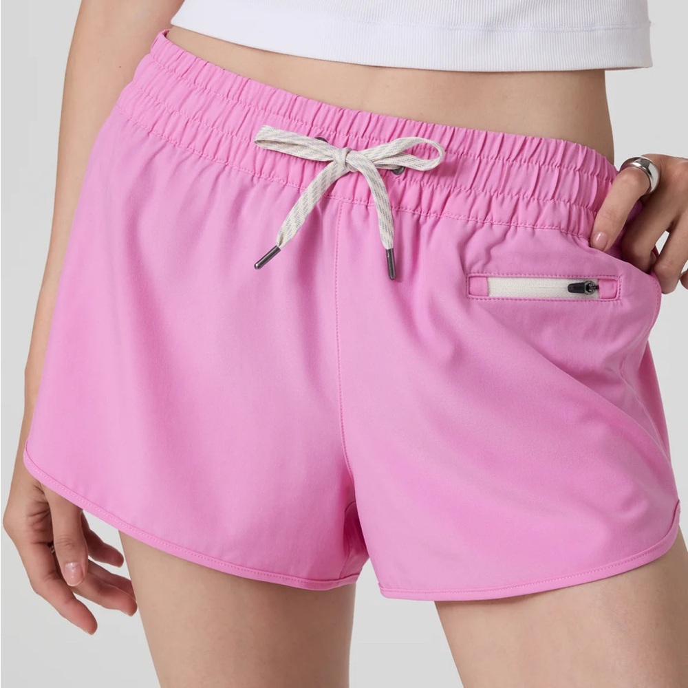 Vuori clementine Pink Women's Athletic Shorts xs